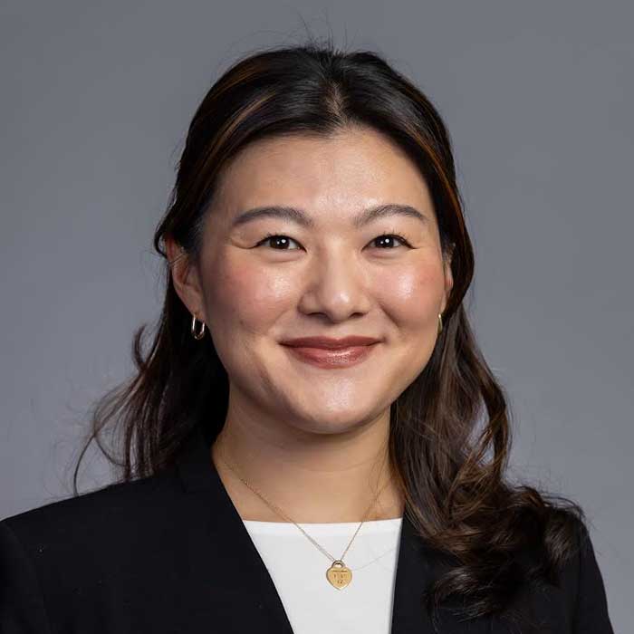 Esra Park, Tutor